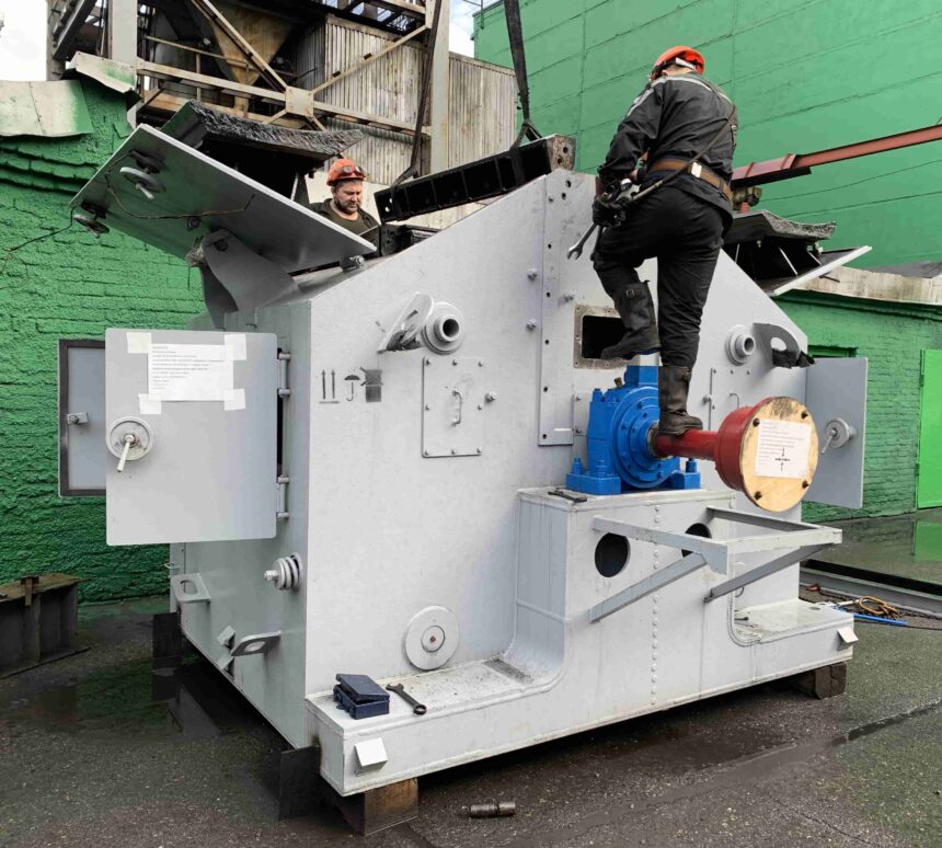 В одном из цехов ПАО «Кокс» в Кузбассе была смонтирована вторая из трех дробилок ДМР-1500 х 1500 производства завода «ТЯЖМАШ».
